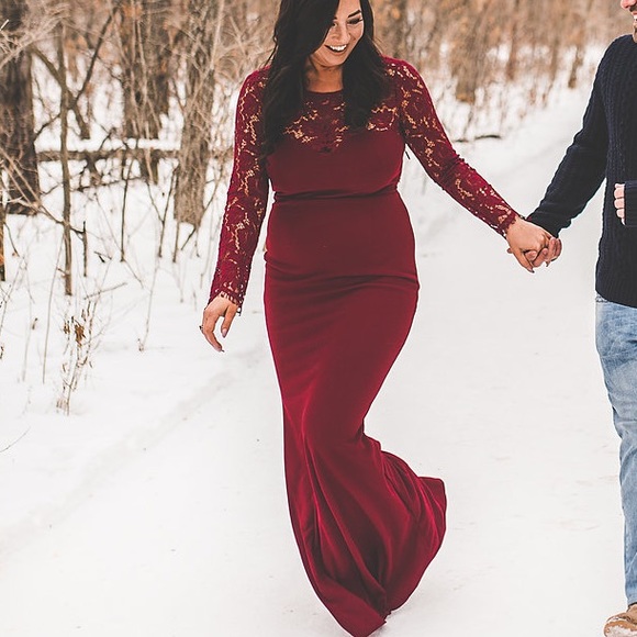 One once long red gown with lace long sleeves and key hole back - Picture 3 of 4